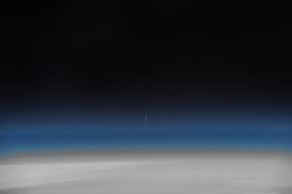 Авария ''Союз МС-10'': как это выглядело из космоса, фото