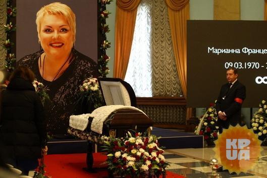 В Киеве попрощались с Мариной Поплавской: смотреть фото