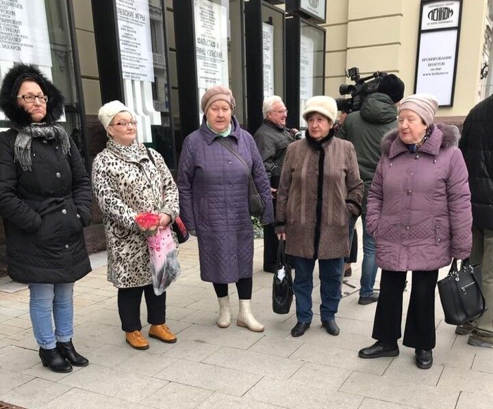 В Москве прощаются с Караченцовым: фото, видео