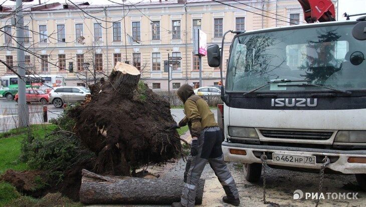 На город в России обрушился мощный ураган: фото последствий 