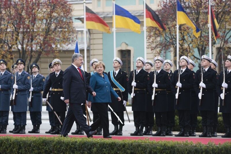 Ангела Меркель в Києві. Навіщо приїхала і як виглядає після ''стресу''. Фото. Відео