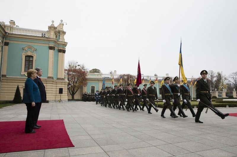 Ангела Меркель в Киеве. Зачем приехала и как выглядит после ''стресса''. Фото. Видео