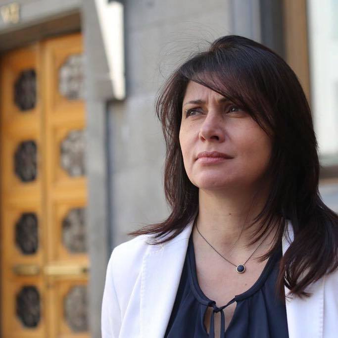 Ірина Фріз коханка Порошенка та порнозірка? В які скандали потрапляла міністр у справах ветеранів