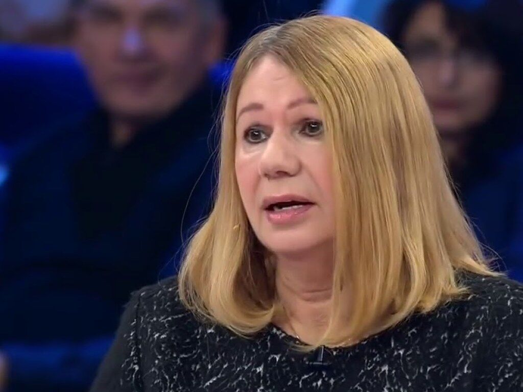 Олена Бережна: хто вона і чому до неї нагрянула СБУ. Фото