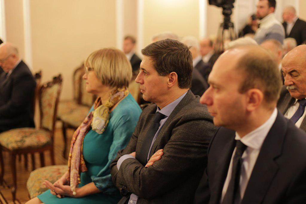 Насиров рассказал, как должны работать новые налоговая и таможенная службы