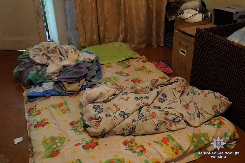Сдавала детей ''посуточно'': в Хмельницком задержали новую горе-мать
