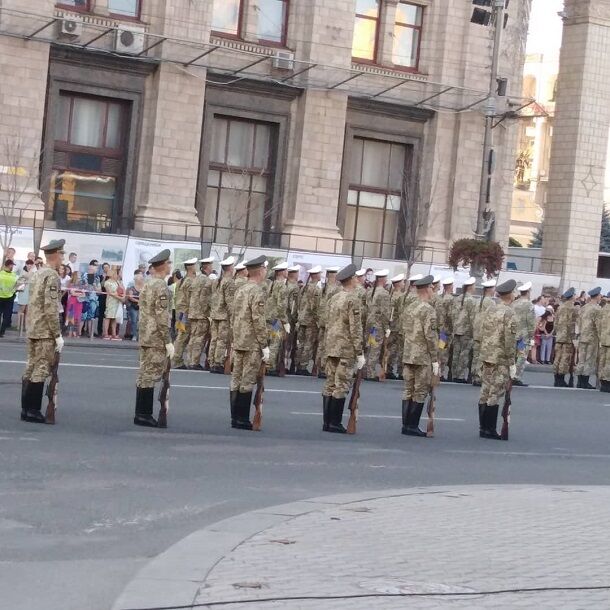 Марширующие военные и танки: появились впечатляющие фото и видео репетиции парада ко Дню Независимости
