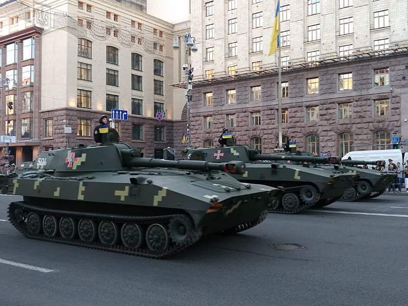 На репетиции парада в Киеве показали новейшее оружие украинской армии: яркие фото и видео