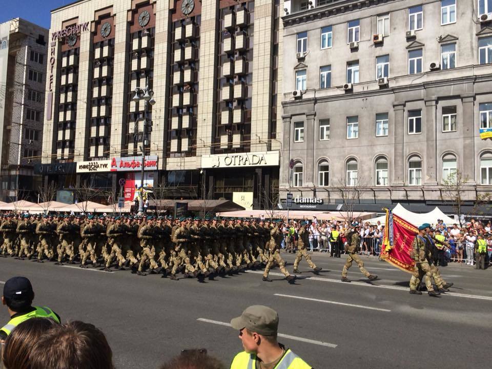 Парад в Киеве: новые яркие фото