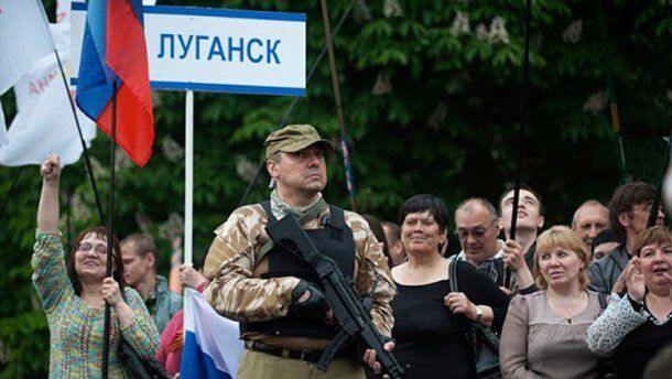 Загранпаспорта Украины есть у всех сепаратистов на Донбассе: под страну подложили бомбу