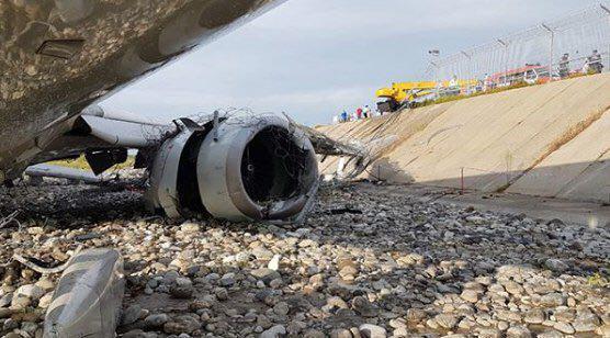 Небезпечне НП з літаком в Сочі: з'явилися фото розбитого Boeing