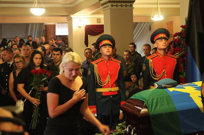 Похороны Захарченко в Донецке: новые фото и видео