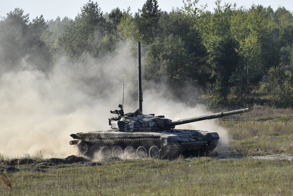 Українські військові провели динамічні навчання зі стрільбою: яскраві фото