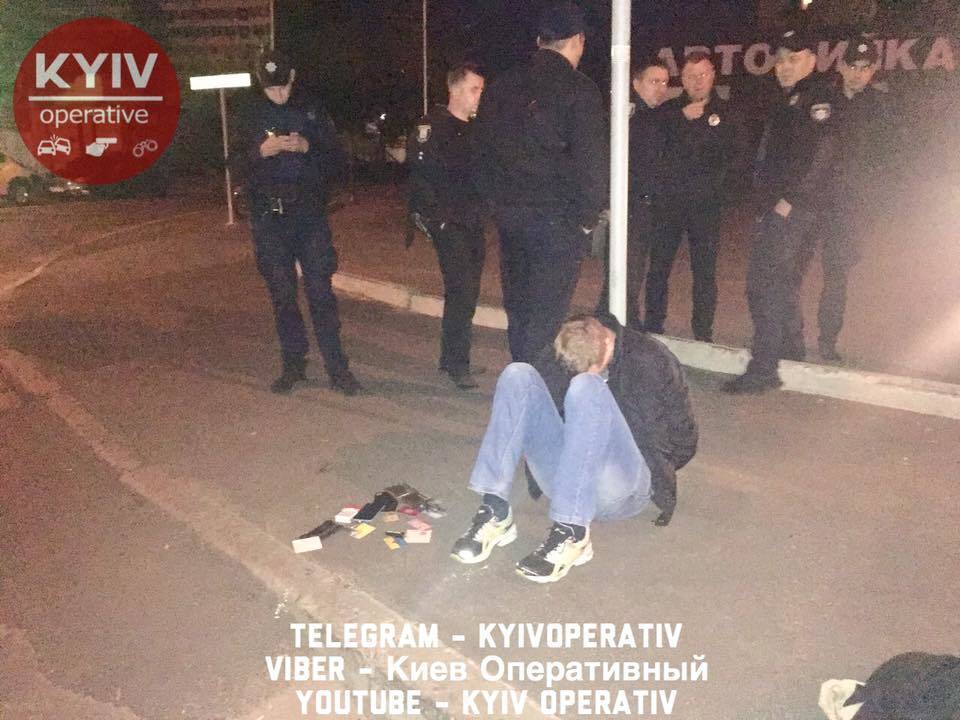 В Киеве жертва неразделенной любви сжег чужую машину: фото