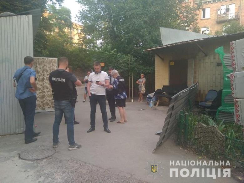 На Печерську в Києві сталася стрілянина, є постраждалий: фото з місця подій