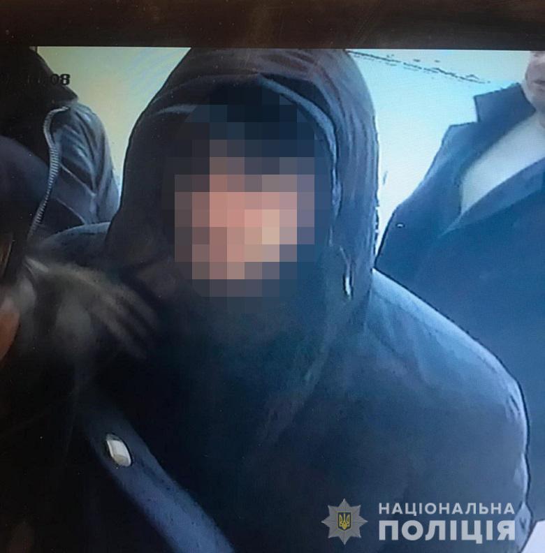 ''Ты зачем мою маму обидел?!'' Видео нападения на Дзидзьо в Киеве