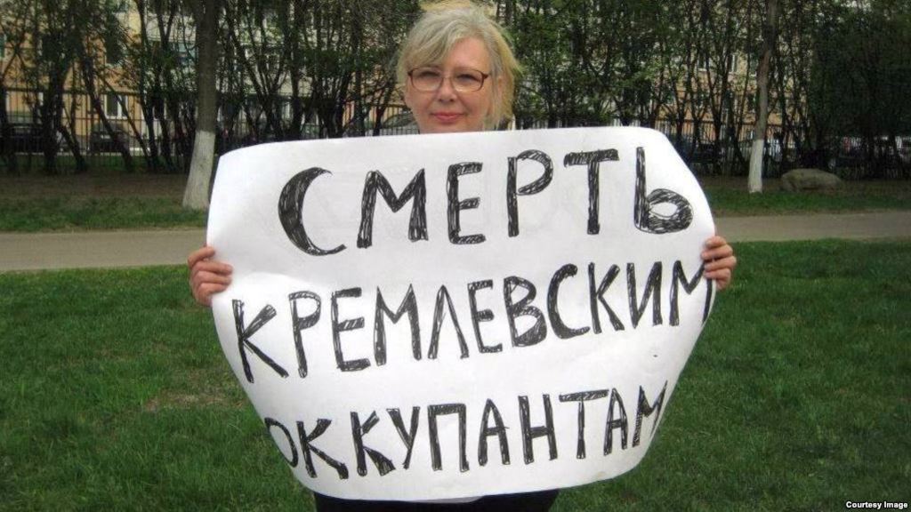 Олена Калмикова померла: хто вона і які біди накликав на її сім'ю Путін