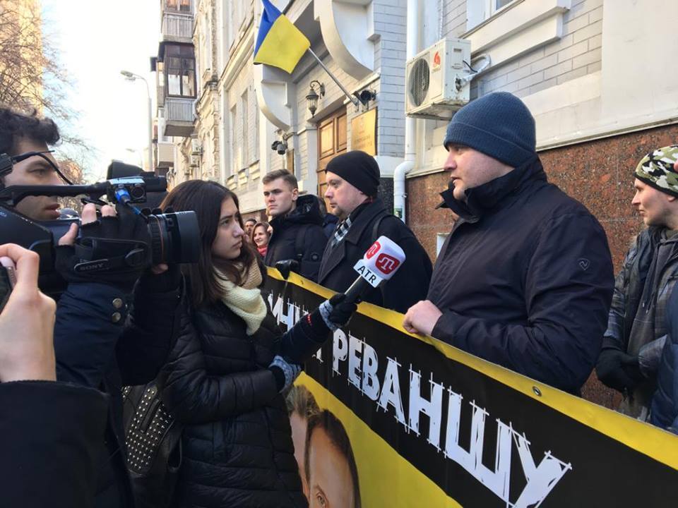 ''Медведчук-пидарешт'': почему протестуют против кума Путина и при чем здесь Гопко