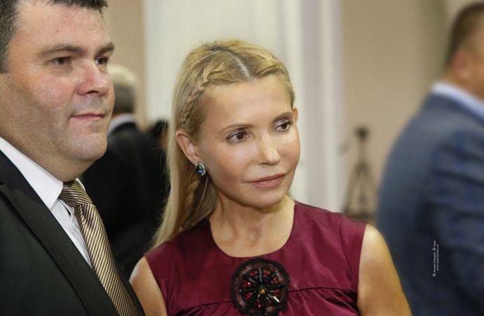 Бабуся або школярка? Юлія Тимошенко отримала ''модний вирок'', фото