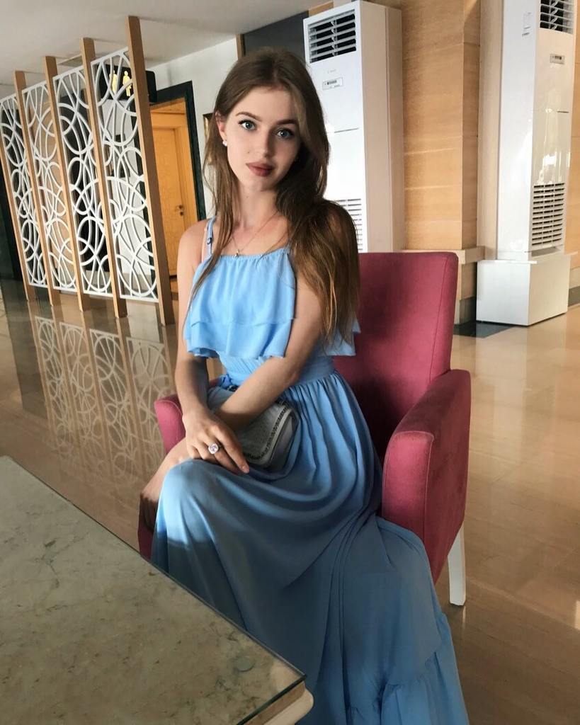 Аліна Санько: хто вона і які сексуальні фото постить Міс Росія 2019