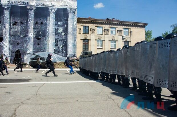''Немає такого божевілля, яке не може відбутися в Луганську'': блогер показав фото моторошної реконструкції