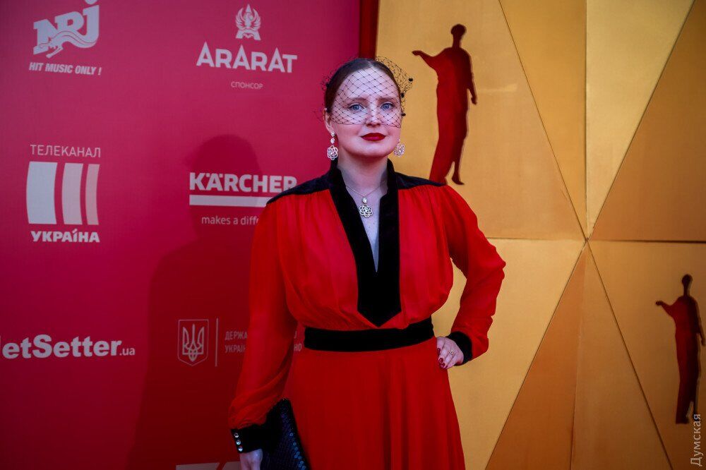 ''Как это развидеть?!'' Фото с красной дорожки Одесского кинофестиваля взорвали сеть