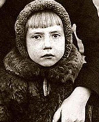 Інна Чурікова впала зі сцени: скільки їй років і якою вона була в молодості, фото