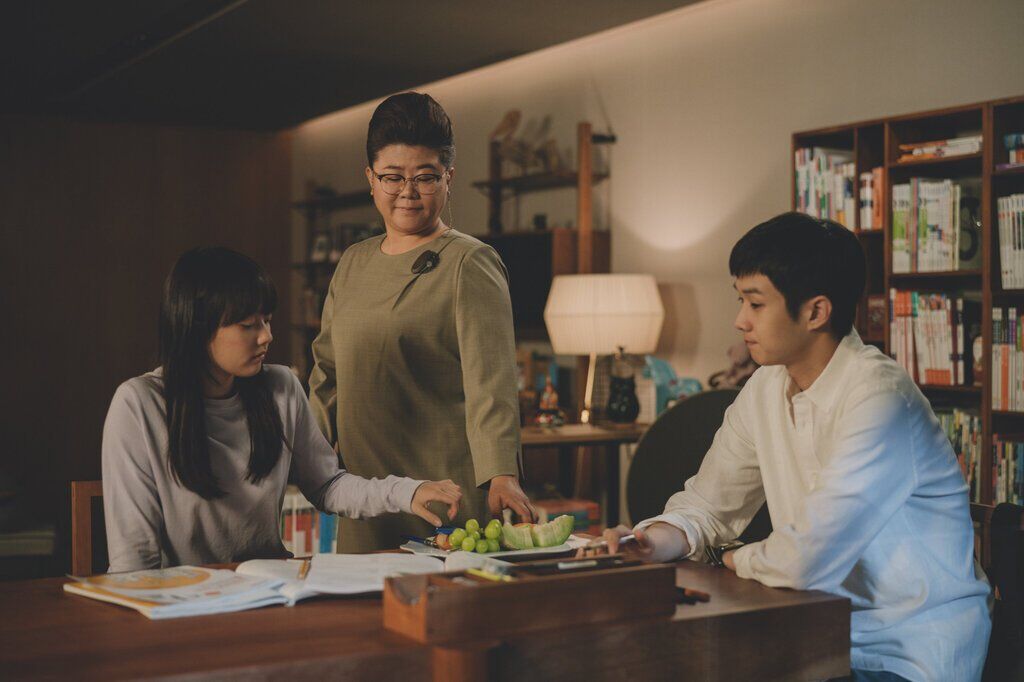 Корейський фільм ''Паразити'': чому у нього високий рейтинг, відгуки і чи варто дивитися