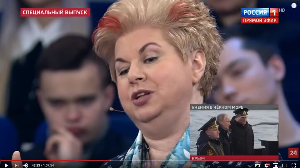 ''Бабища у бойовій розмальовці'': вигляд учасниці шоу ''60 хвилин'' про Україну розлютив глядачів