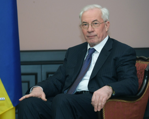 Посли ЄС вирішили зняти санкції з Азарова і Ставицького