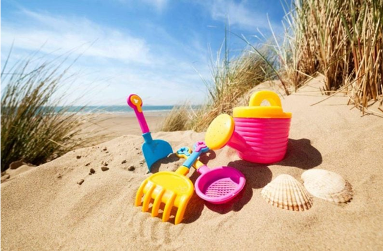 Готовимся к пляжному сезону: какие игрушки пригодятся на море