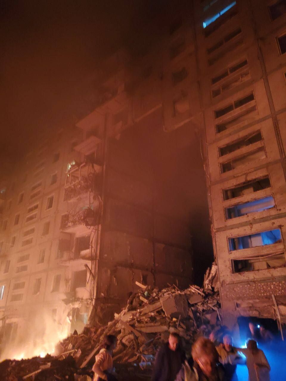 Оккупанты снова обстреляли многоэтажки в Запорожье