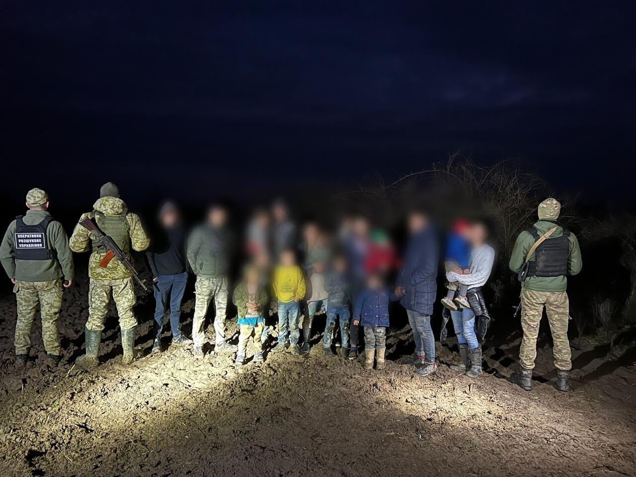 Виїзд за кордон - Прикордонники затримали 25 людей, які намагалися втекти до ЄС