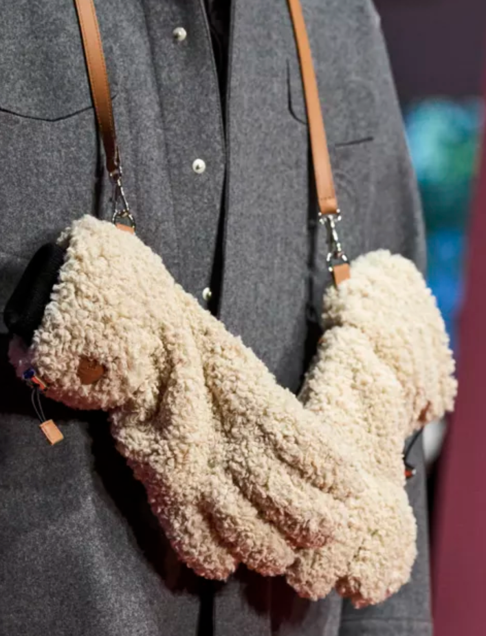 Вязаные перчатки на зиму - модные тренды 2022-2023