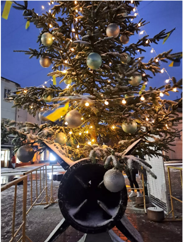 Хмельницький ялинка - новорічна ялинка в Хмельницькому до Нового року 2023 - відео та фото