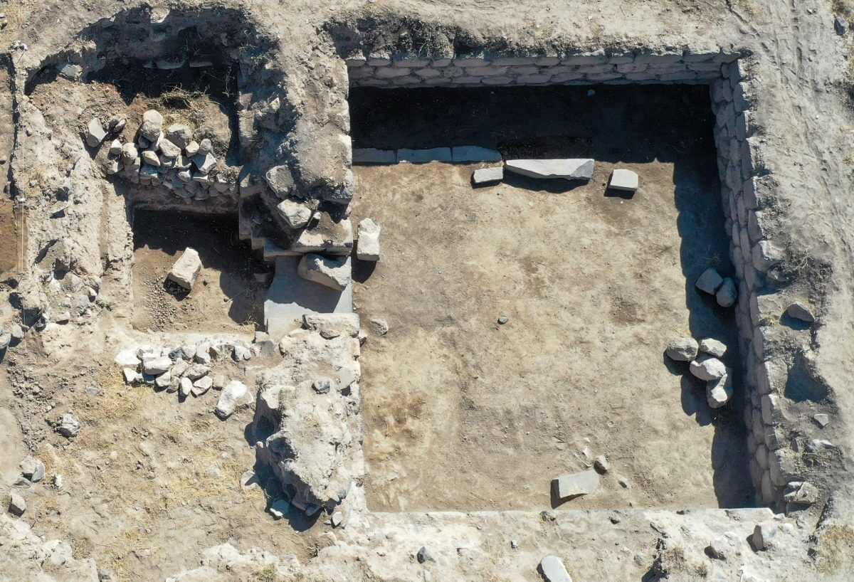 Ученые раскопали второй храм царя Менуа и другие артефакты в Турции
