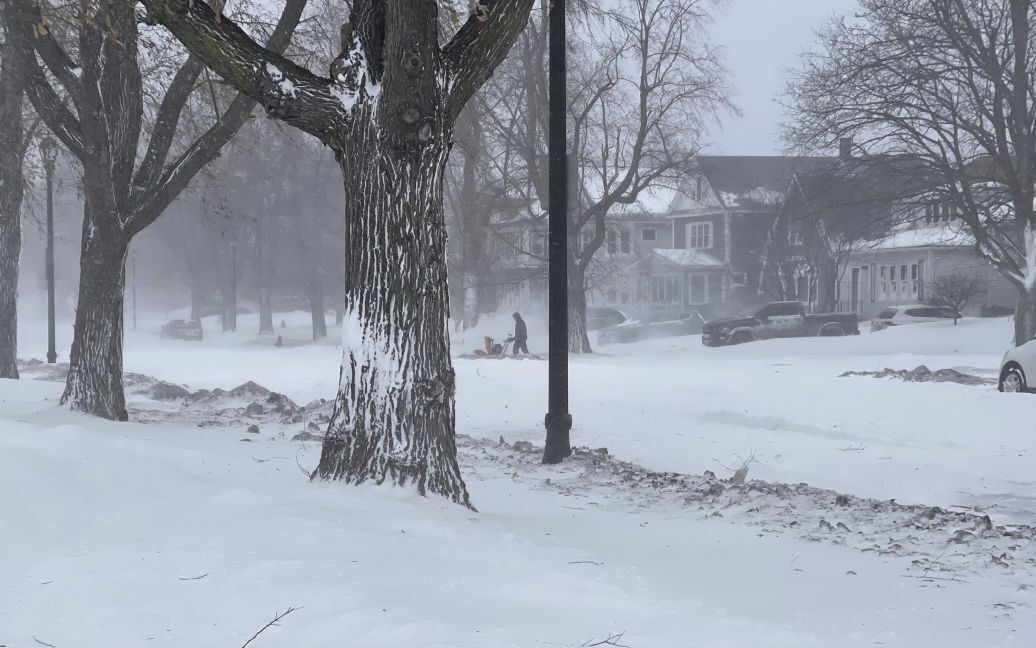 Снігова буря накрила США - є загиблі, а мільйони американців без електрики - фото та відео хуртовини у США