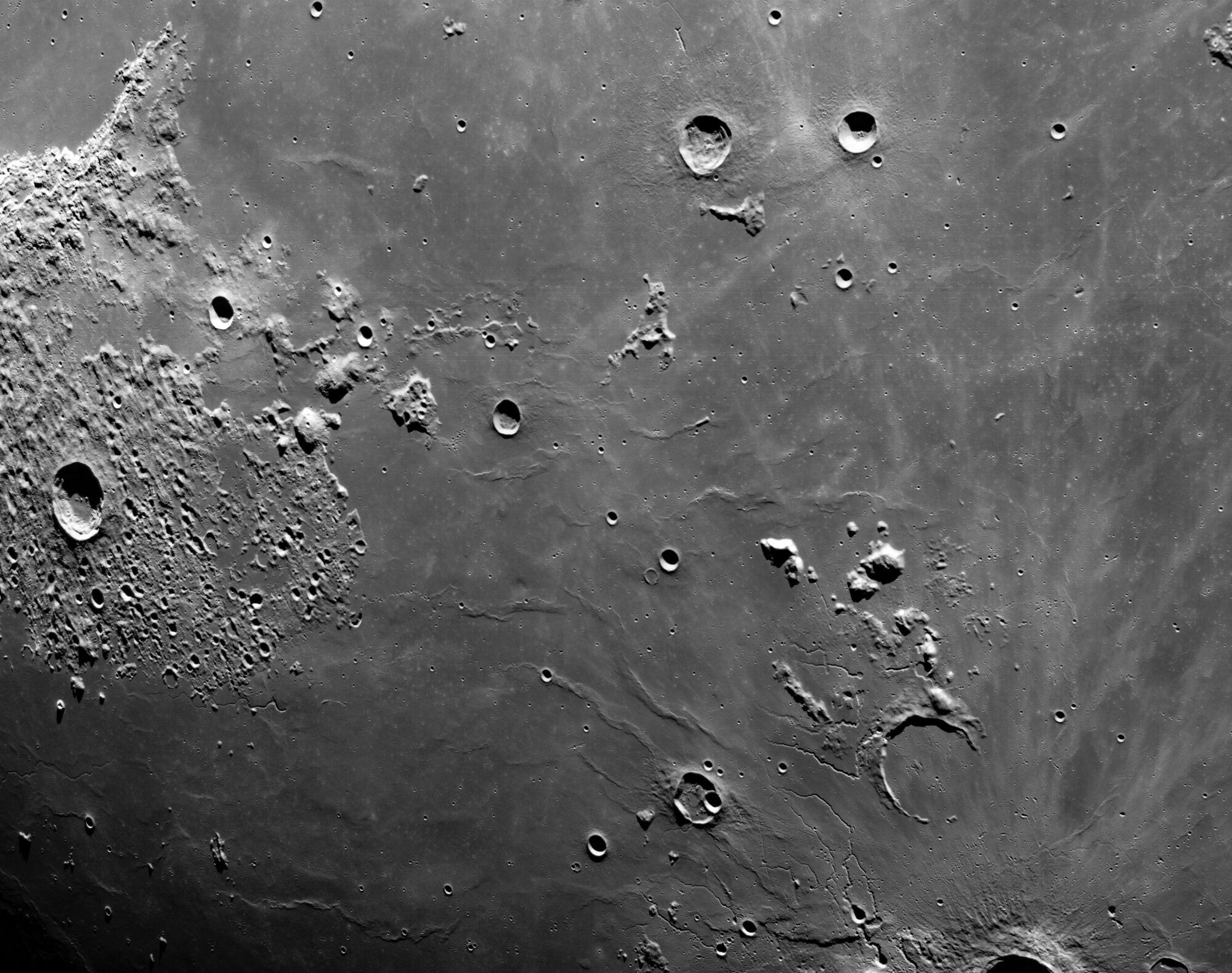 NASA опублікувало фото Місяця