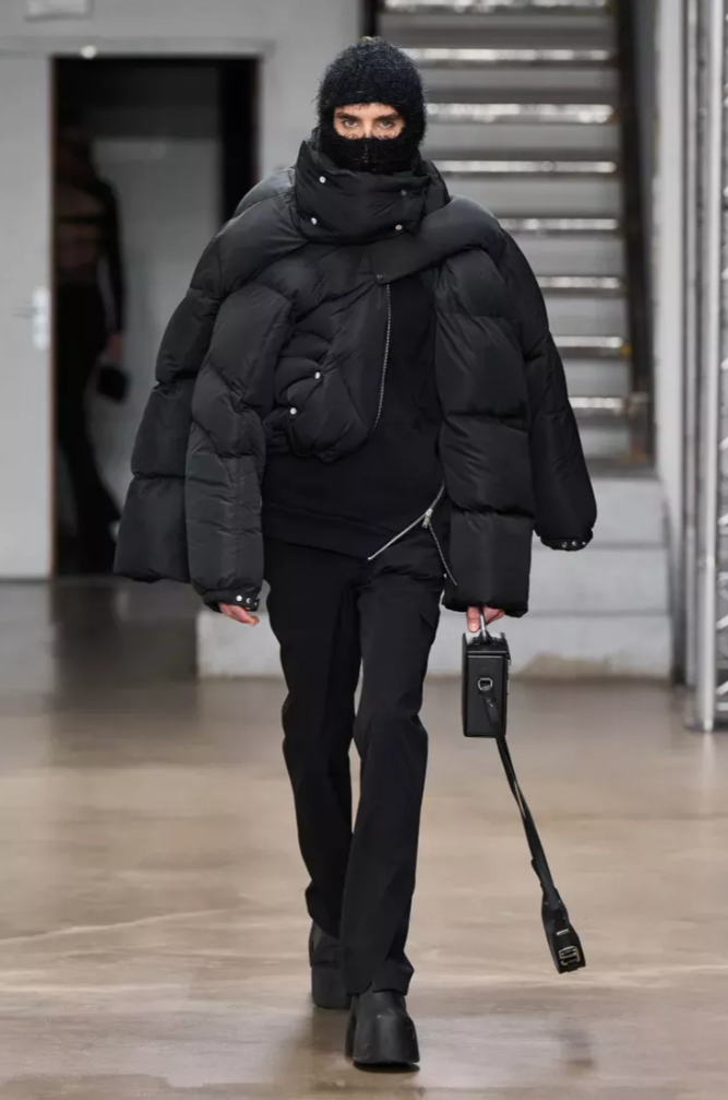 Модні тренди 2023 - як носити балаклаву - підбірка стильних образів з балаклавою