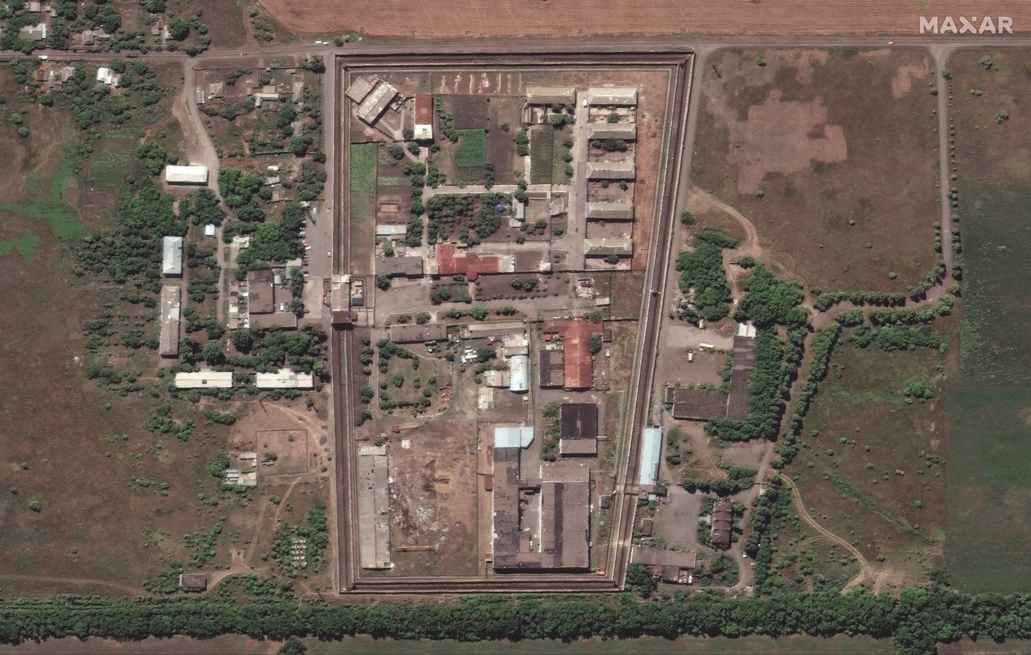 Супутникові знімки бараку Оленівки до трагедії (датовані 27 липня)