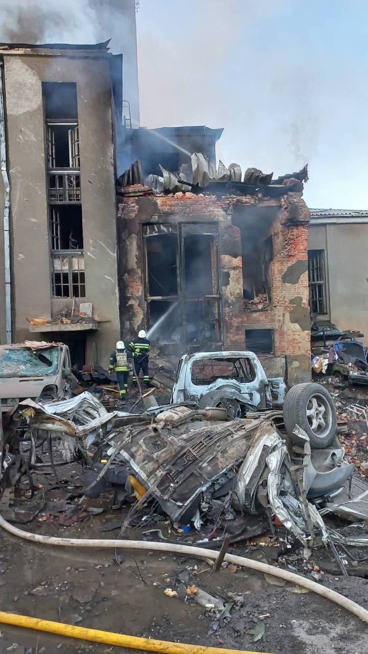 Утренний обстрел общежития в Слободском районе Харькова