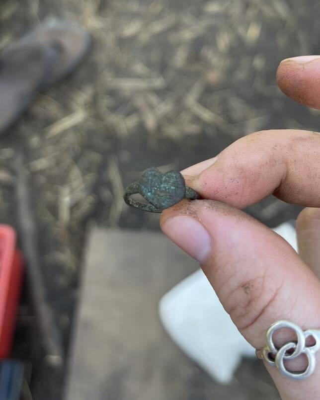 Під час розкопок було знайдено перстень у формі серця 1700-х років