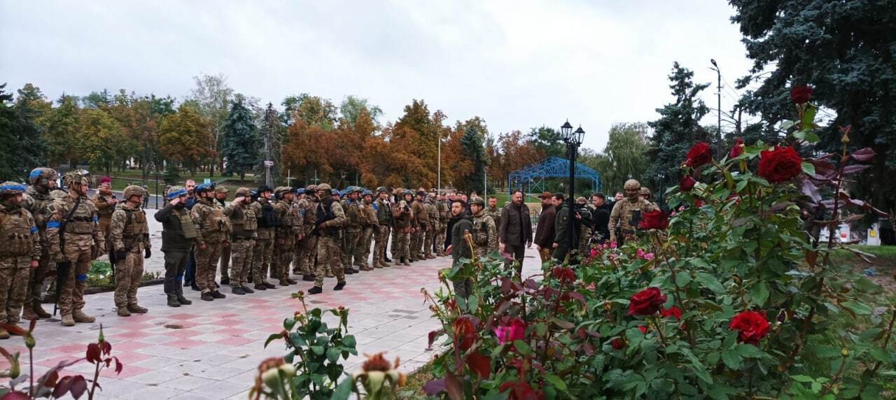 В освобожденном Изюме Харьковской области 14 сентября подняли флаг Украины