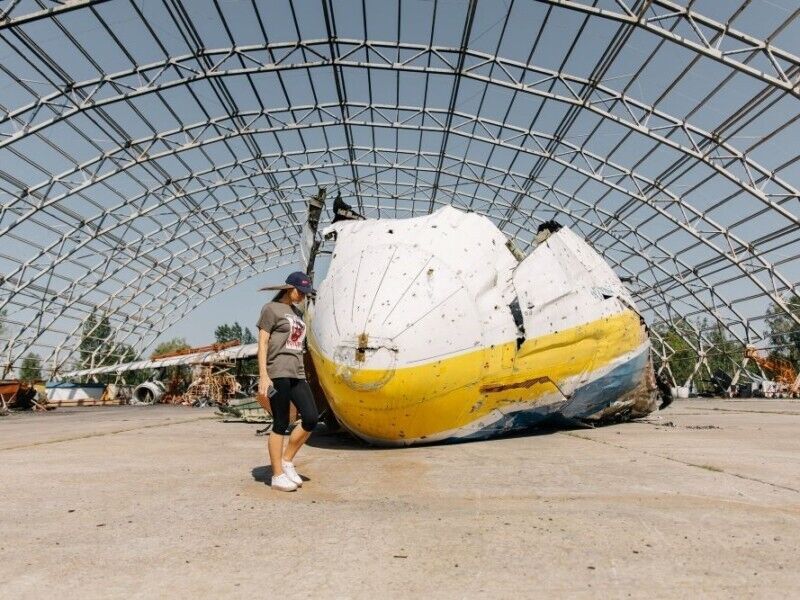 Аэродром в Гостомеле – волонтеры показали уничтоженные самолеты и ''Мечта''