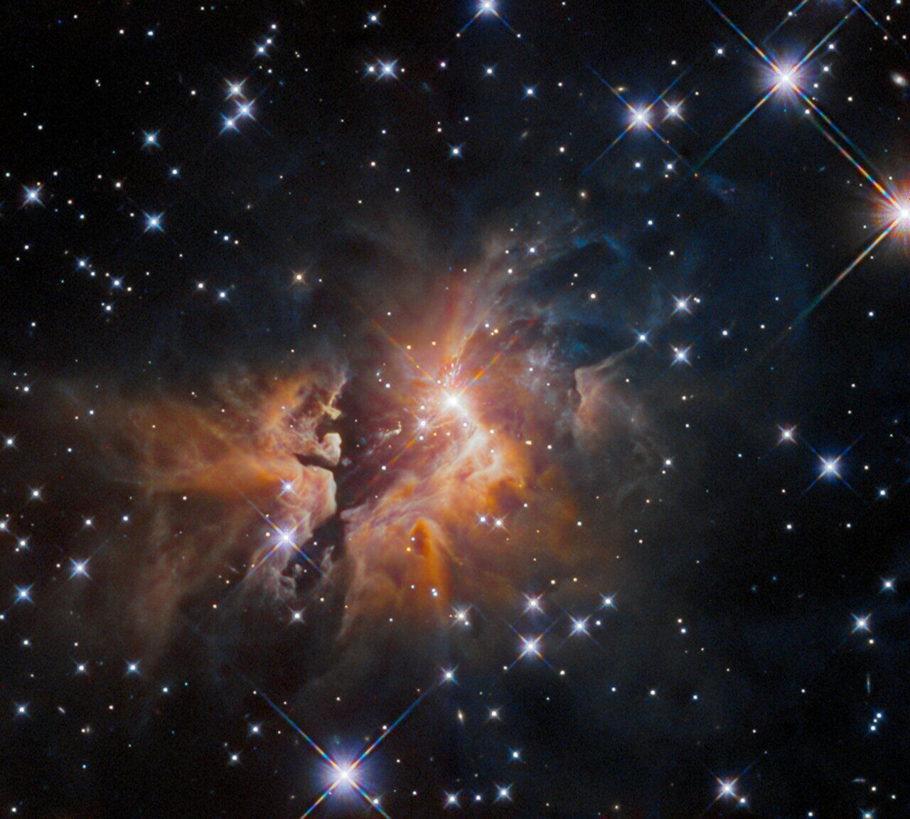 Hubble показал поразительную звезду в созвездии Тельца (фото)