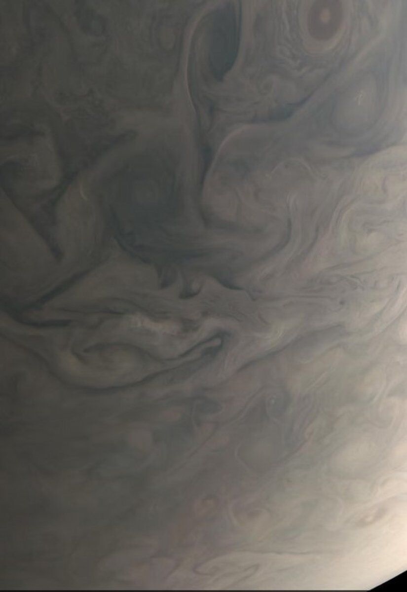 Зонд NASA ''Юнона'' показав зображення Юпітера у натуральних кольорах (фото)