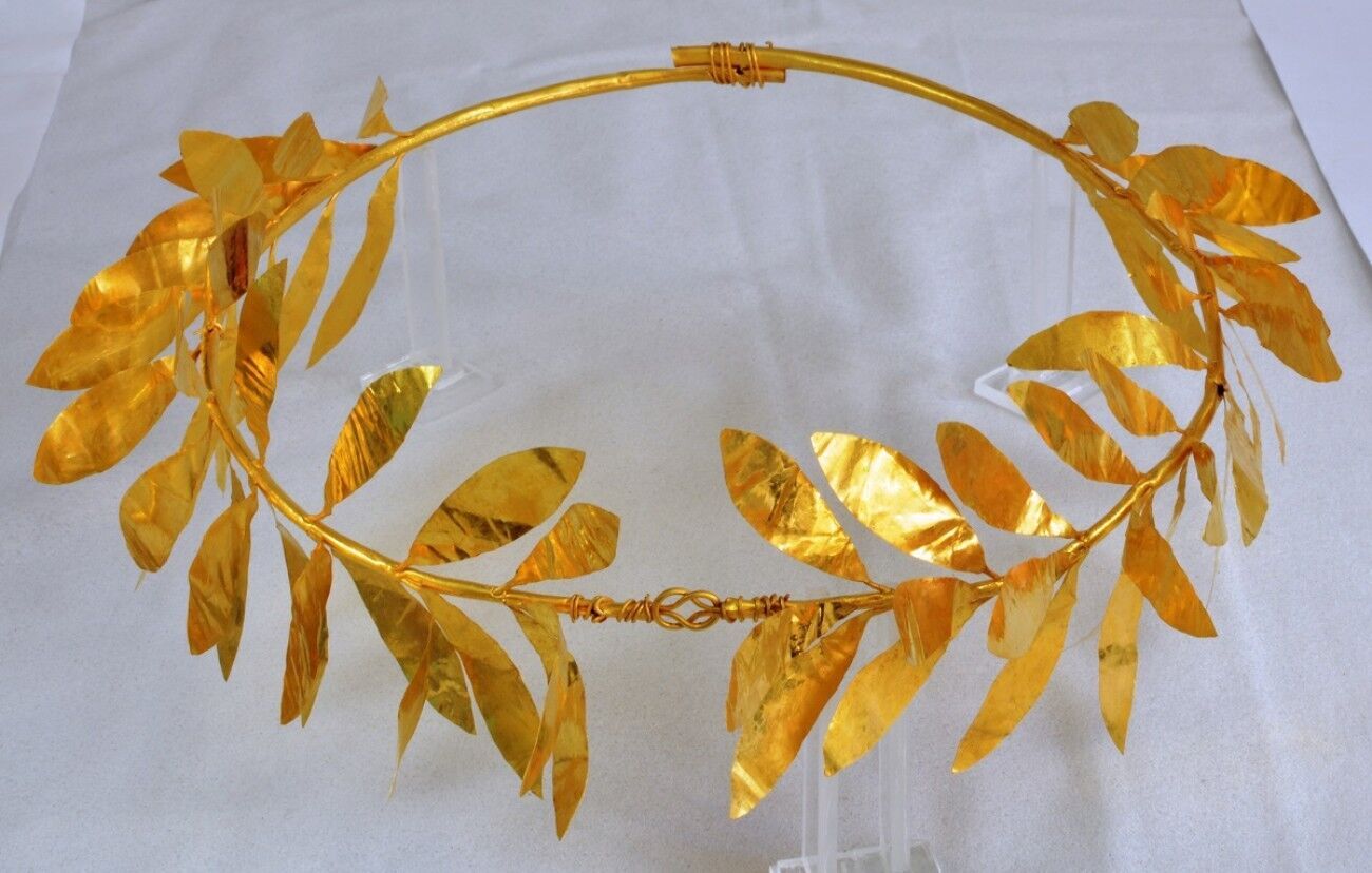 Золотая корона по захоронению конца IV – начала III ст. до н.э., найдена на станции Синтривани