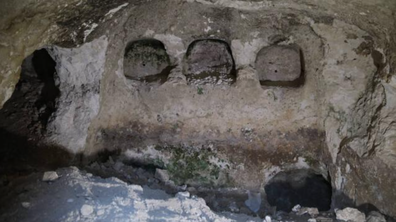 Турецкие ученые обнаружили остатки урартской культуры – трехкомнатную гробницу с местом для жертвоприношений