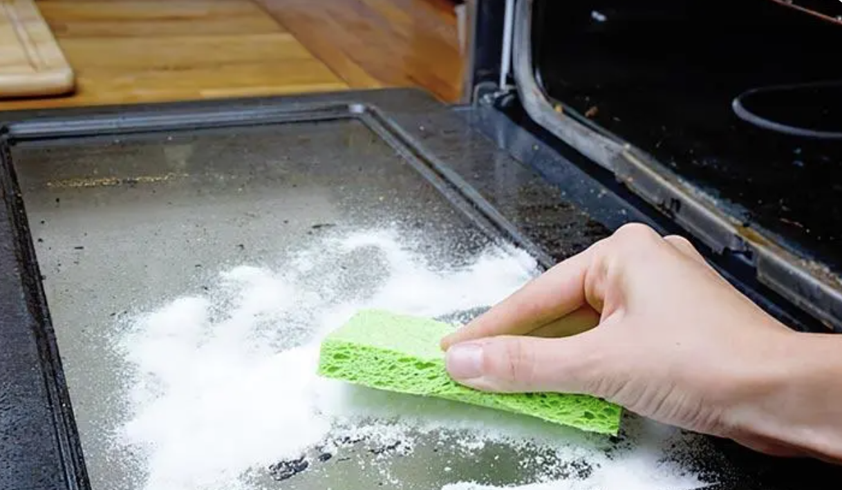 Как очистить духовку дома