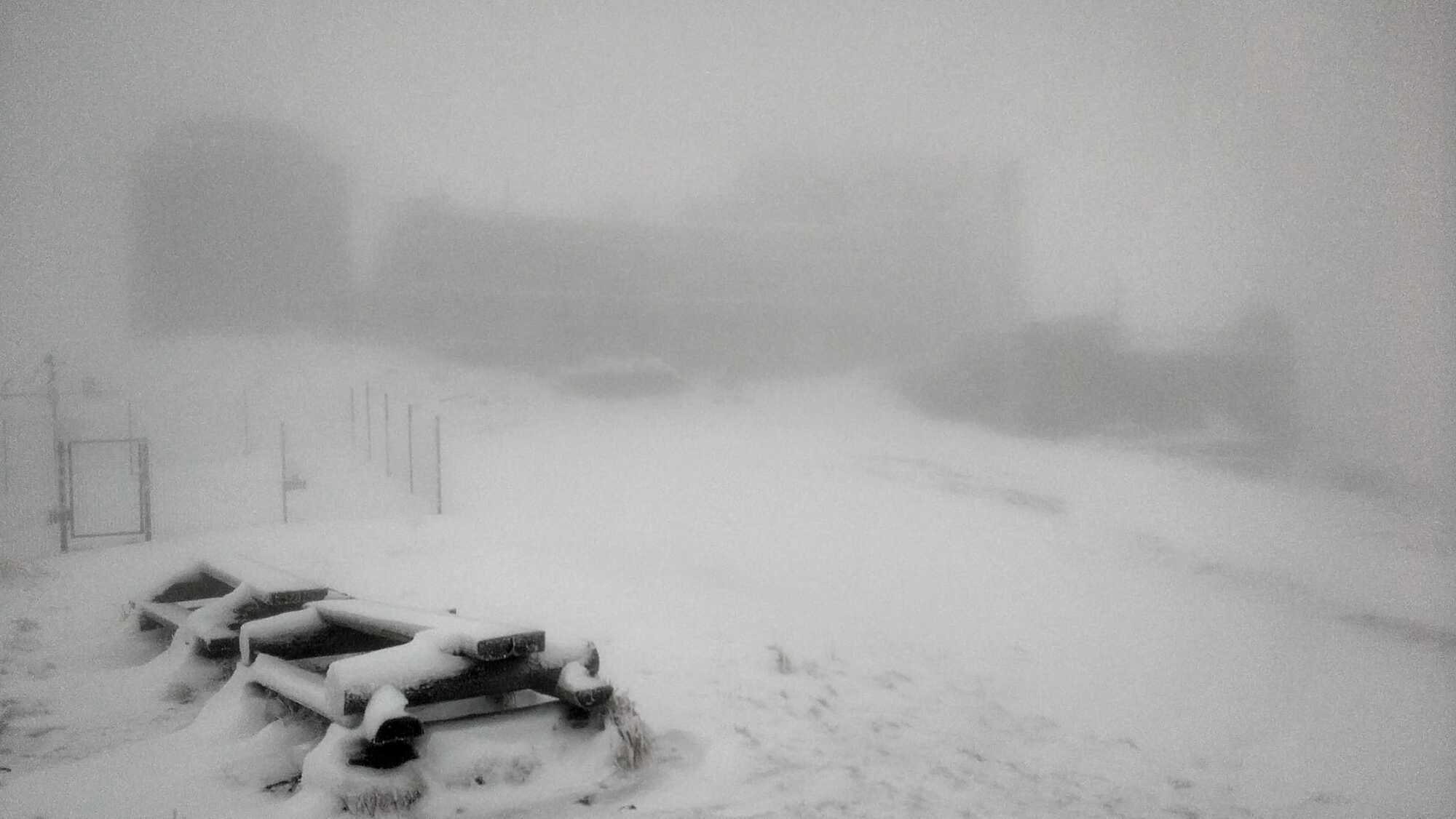 Минус шесть градусов и полно снега: где в Украине наступила зима (фото)